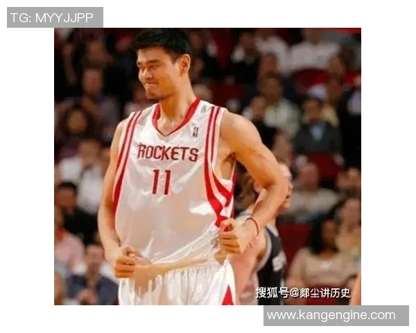 姚明接到球瞬间的精彩反应与赛场上的战术思考