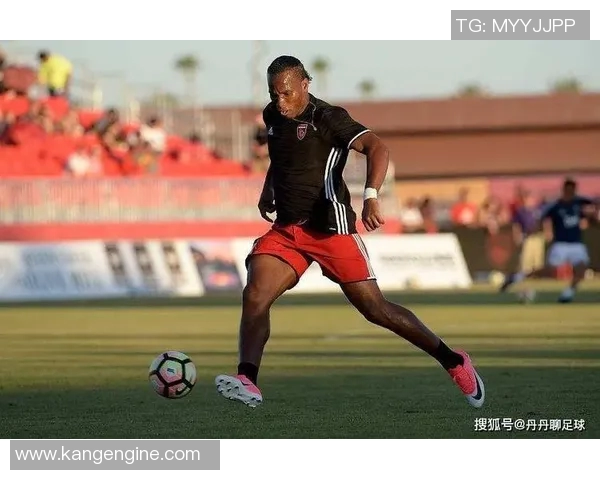 日本足球明星化身老人展现人生智慧与运动激情的奇妙碰撞 日本足球明星化身老人展现人生智慧与运动激情的奇妙碰撞