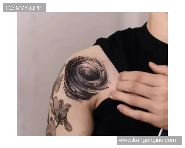 足球明星龙卷风纹身的魅力与故事揭示了运动与艺术的完美结合 足球明星龙卷风纹身的魅力与故事揭示了运动与艺术的完美结合