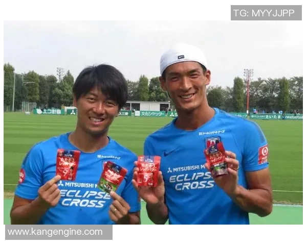 足球明星倾情代言金嗓子喉宝助力歌唱与运动完美结合