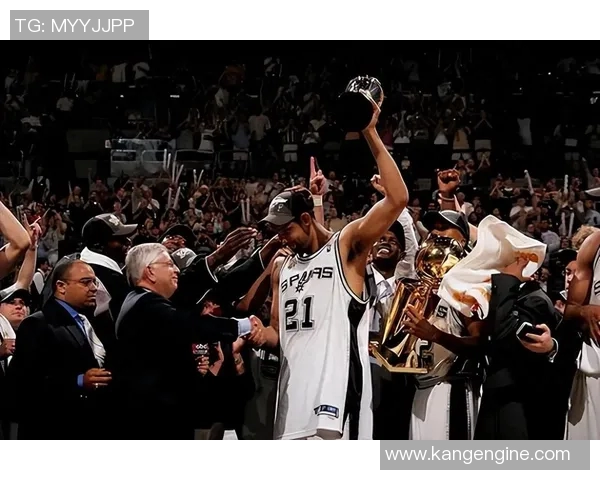 NBA篮球明星个人照片展示他们的风采与魅力，感受篮球场上的激情与荣耀